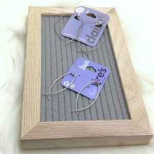 ⚠️FREE IF BUNDLED⚠️ 2 Claire's Wrap-Thru Earrings